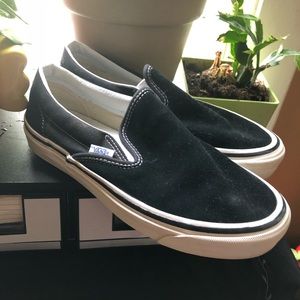 REPOSH VANS MENS 7.5 WOMENS 9 BLACK SLIPONS